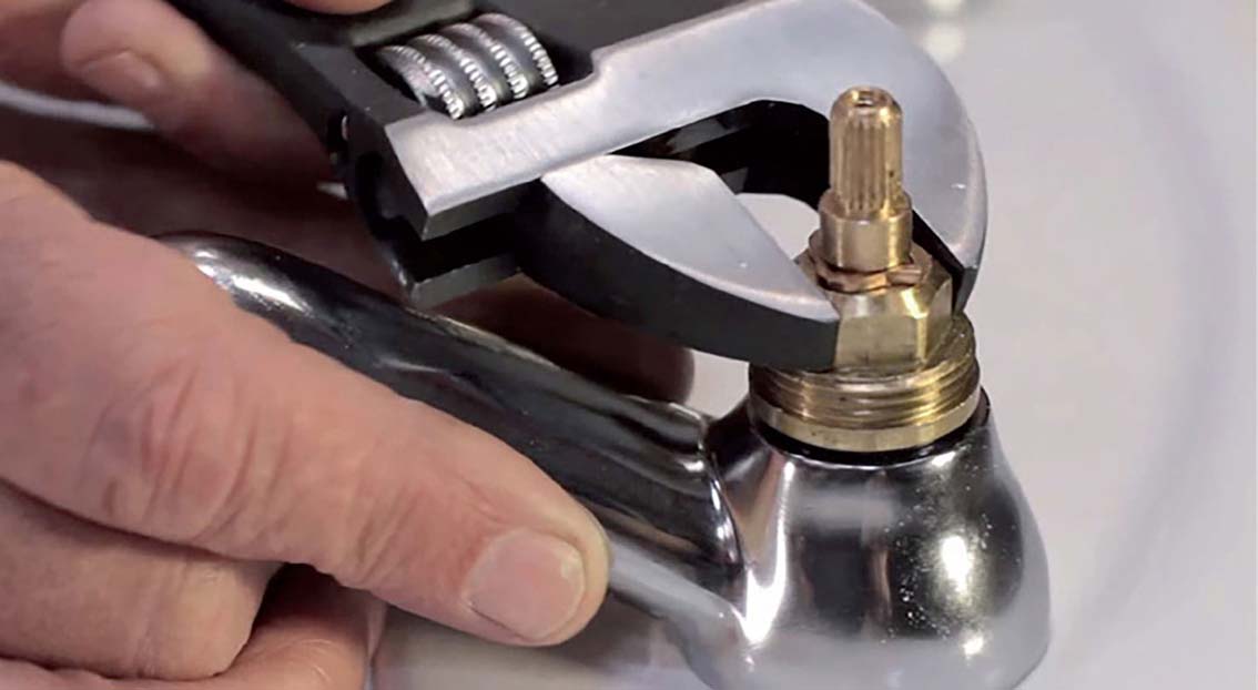 How to_Replace a tap washer Chamberlain